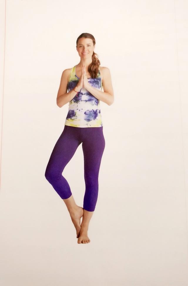 4个瑜伽体式，改善踝关节的健康，提高平衡，带来力量和稳定