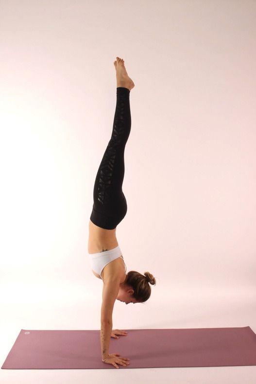 5个瑜伽姿势让你在倒立中学会肩部外旋，让倒立更安全稳定