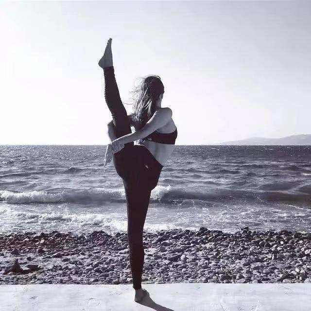 瑜伽天堂鸟式，测评你身体的综合能力与平衡，挑战你的瑜伽功底