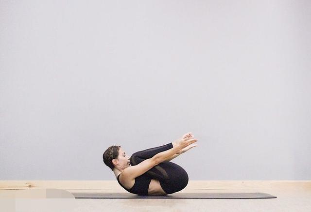 12个瑜伽核心练习，开启身体核心的觉知，让你的倒立稳如泰山