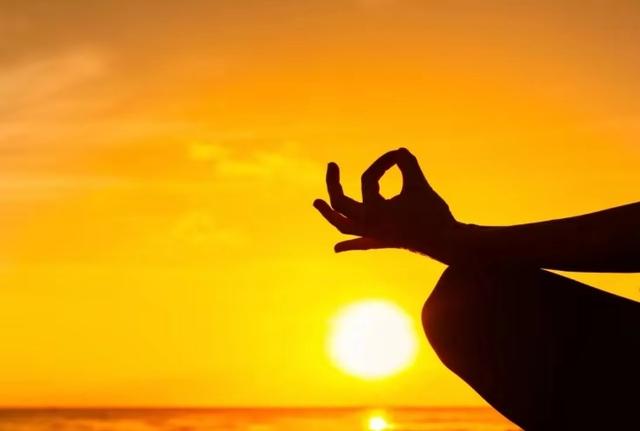 如何练习瑜伽深度静坐冥想？