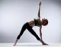 初学瑜伽如何保护膝盖？学会避免过度伸展是关键，尤其要注意啦