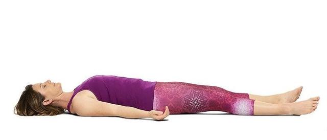 推荐一组瑜伽序列，放松脊柱，改善背部伸展整个身体
