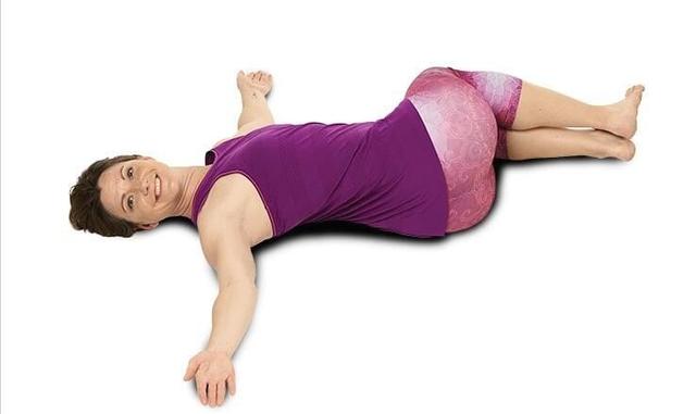 推荐一组瑜伽序列，放松脊柱，改善背部伸展整个身体