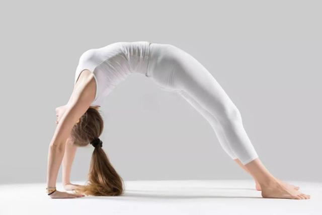 瑜伽里的标准练臀方式，全方位锻炼，强健臀肌，重塑臀部曲线