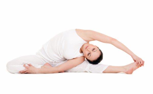 7个瑜伽姿势，从不同方位锻炼伸展你的背部肌肉，让脊柱更年轻