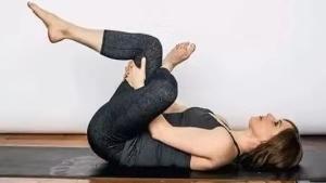如何在练习瑜伽开髋姿势中保护膝盖安全？这些技巧你知道吗？