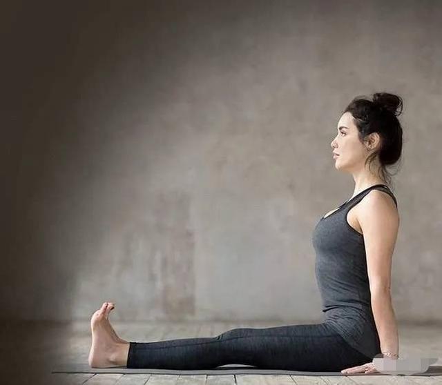 如何理解瑜伽老师说的“膝盖微弯曲”？你做对了吗？