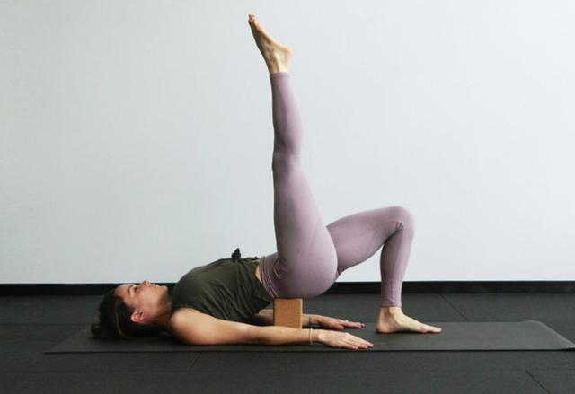 瑜伽砖，帮助你更快的掌握体式，加深难度，减少压力