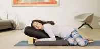 秋天练瑜伽重修复，5个恢复性体式助你舒缓压力，放松身心