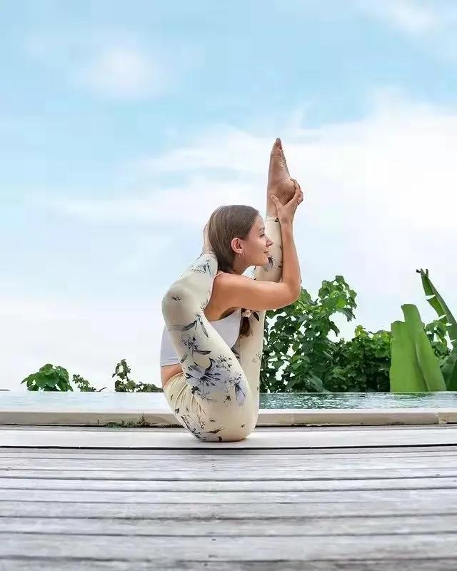 最适合户外打卡的瑜伽体式，来看看你能做 几个？