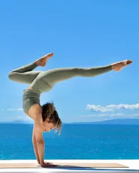 练瑜伽手倒立，这5个肌群的热身很重要，尤其要注意了