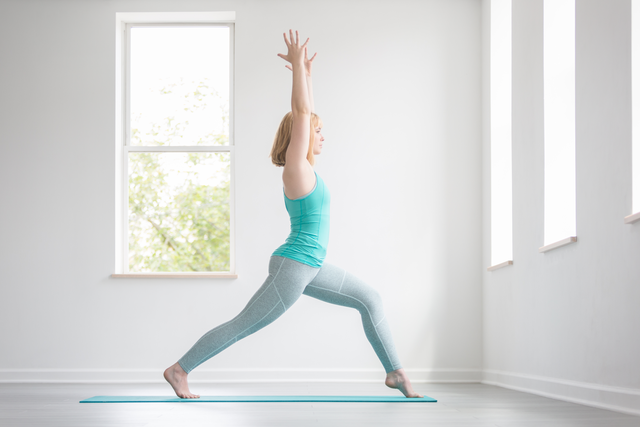 这个瑜伽序列，动作简单，姿态优雅，很适合女性练习