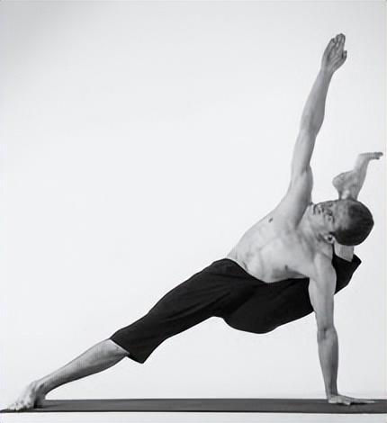 极其考验髋部和手臂力量的瑜伽姿势，能做到的人不多！