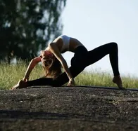 练瑜伽，后弯练不好的，这几个基础动作多练练！