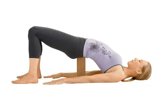 练瑜伽：3个体式让你找到身体轻盈稳定的感觉，亲测有效！