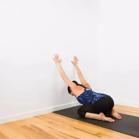 练瑜伽我通过一个动作，解决手肘关节超伸的问题，让手倒立更轻松