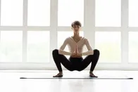 让你越练越年轻的瑜伽深蹲，10个变体总有一个适合你！