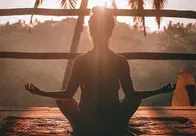 为什么45岁以后，都建议你练瑜伽？尤其是这7个练习！