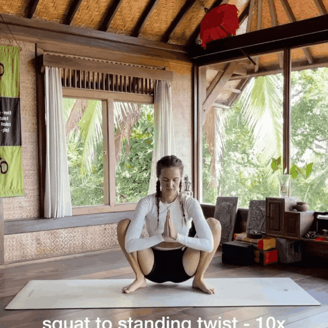 早起练练这10个舒展全身关节的瑜伽动作，拉伸僵硬的肌肉，超舒服