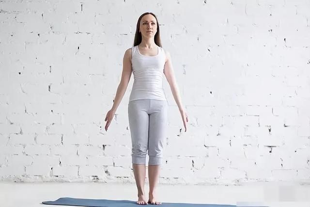 这7个瑜伽体式练下来，核心有力了，身体更灵活了！